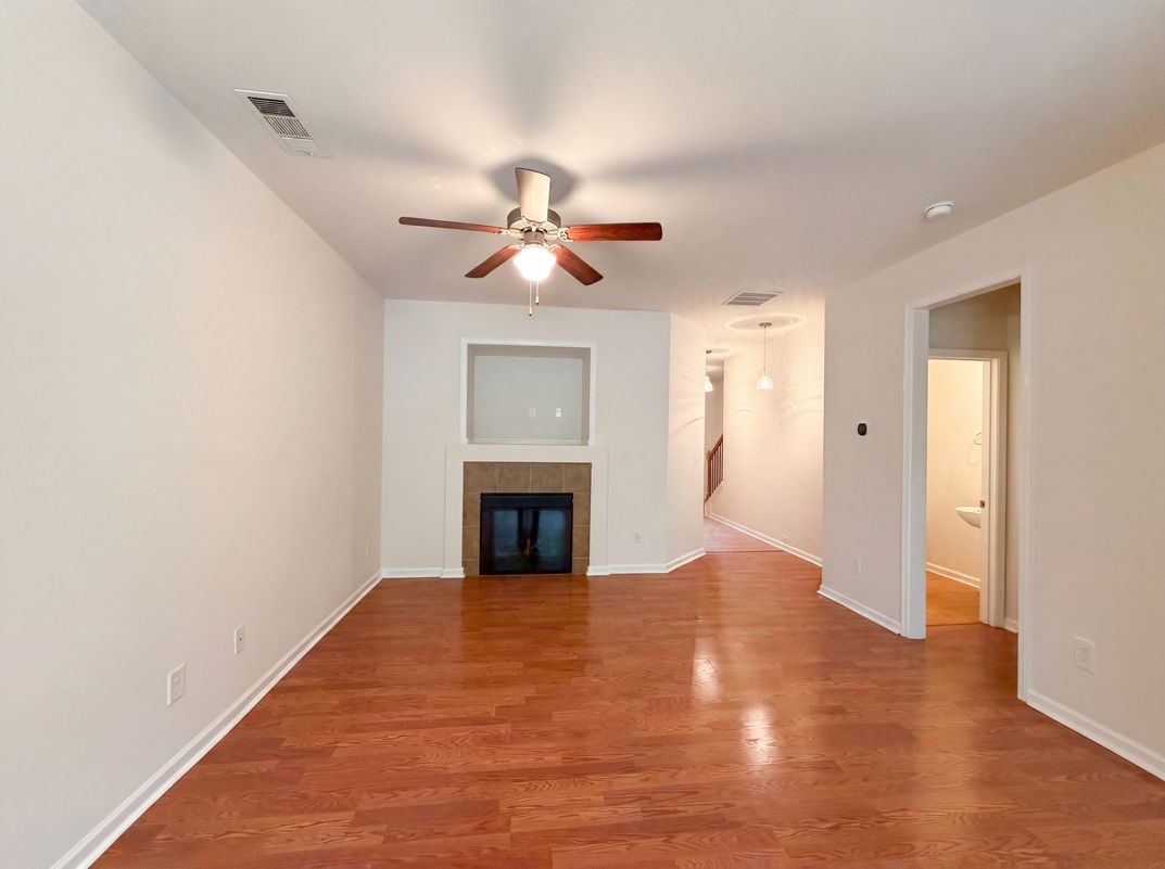 Property photo 3 of 471 Tufton Trl SE