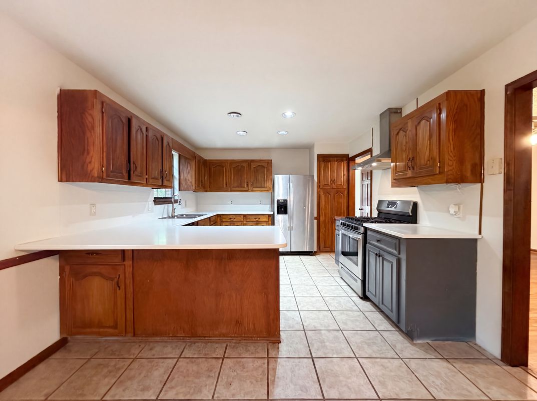 Property photo 2 of 1223 6th St