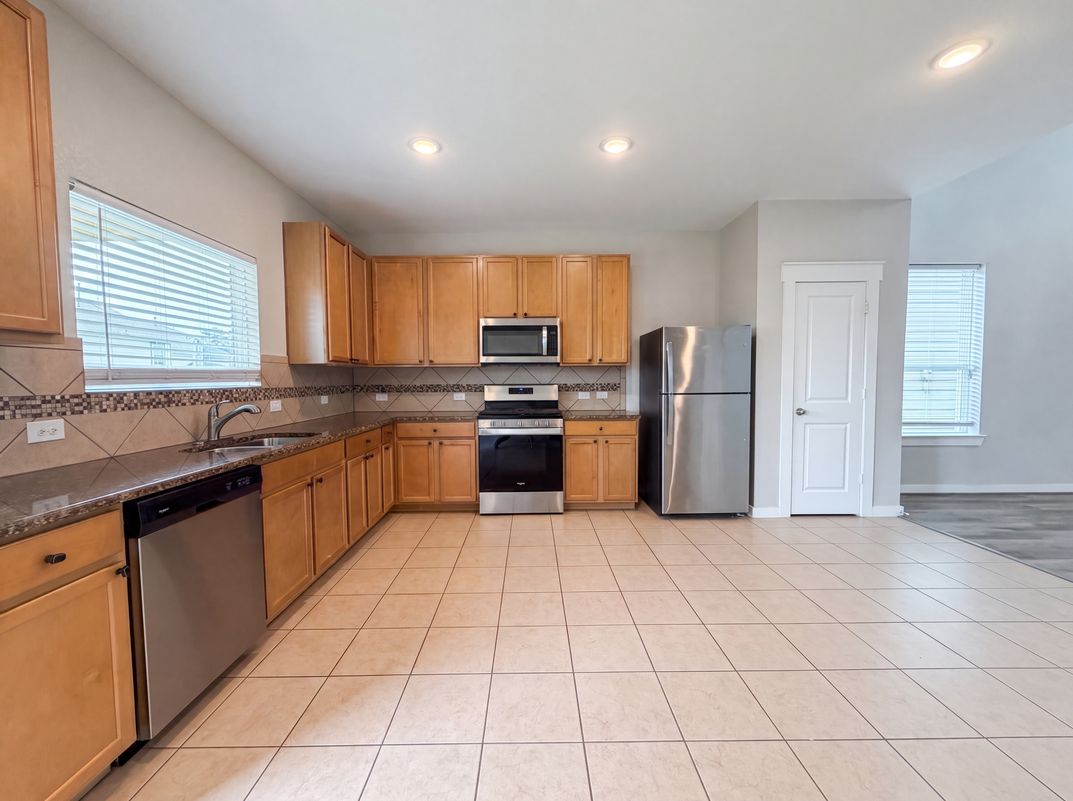 Property photo 2 of 40828 Mostyn Hill Dr