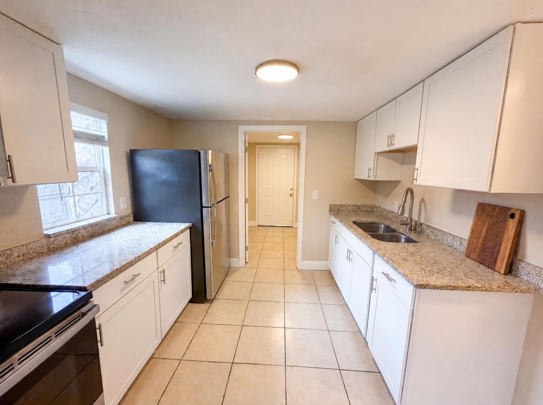 Property photo 2 of 1506 W 16th St