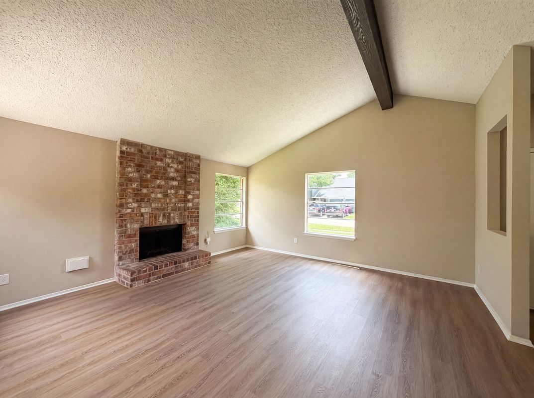 Property photo 3 of 5602 Briarwood Forest Dr