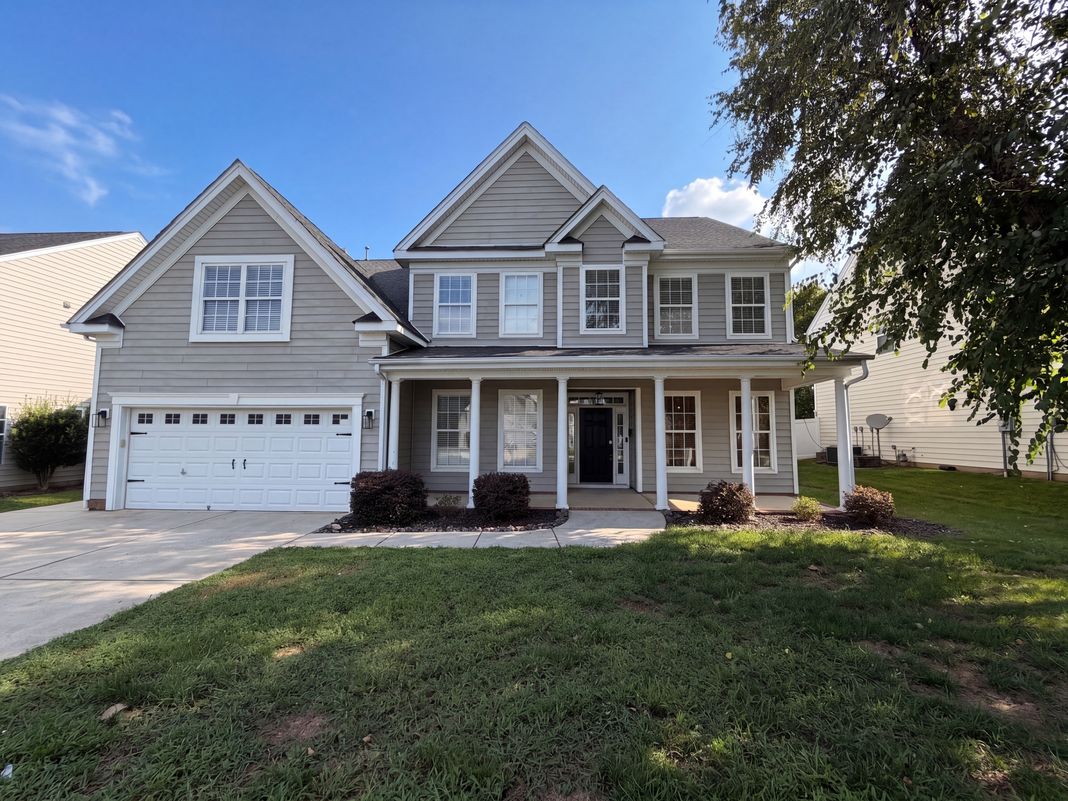 Property photo 1 of 821 Pinkney Pl