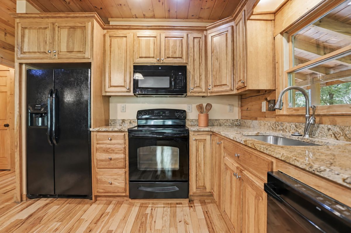 Property photo 2 of 702 Ranch Mountain Dr