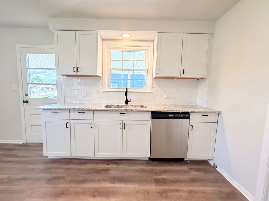 Photo 6 of 17 of 112 Norris Dr, Clarksville, TN