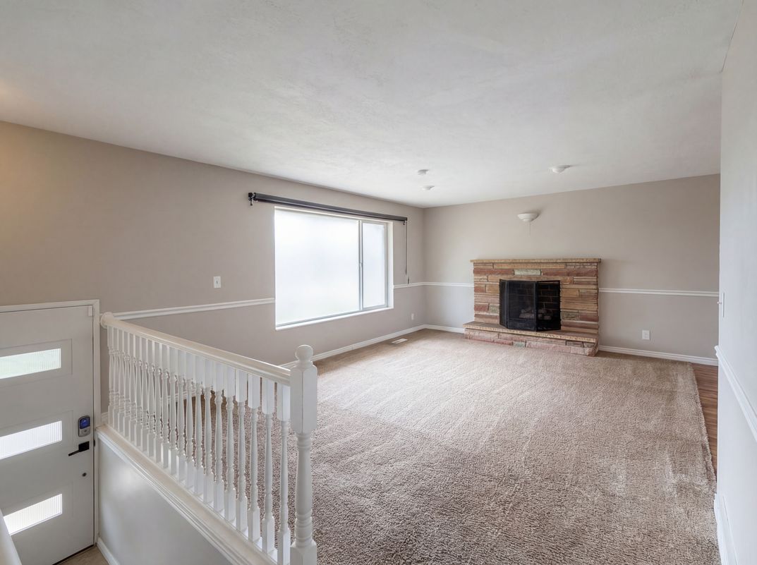 Property photo 3 of 750 W Gentile St