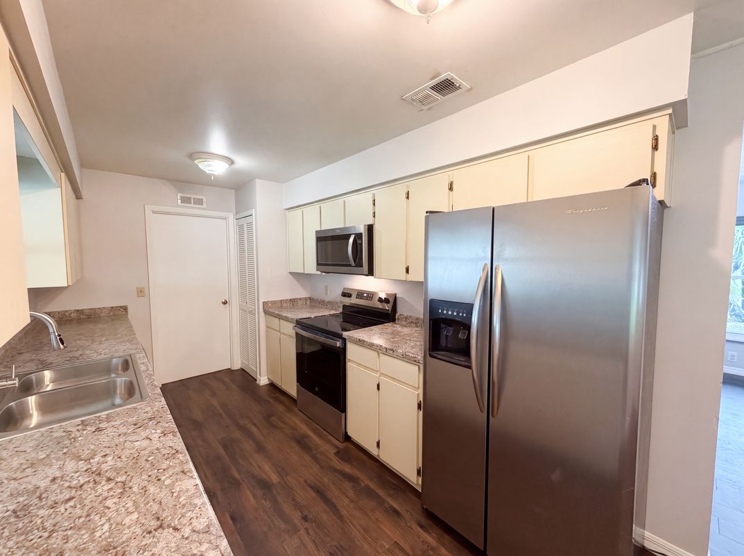 Property photo 2 of 7756 Barberry Dr
