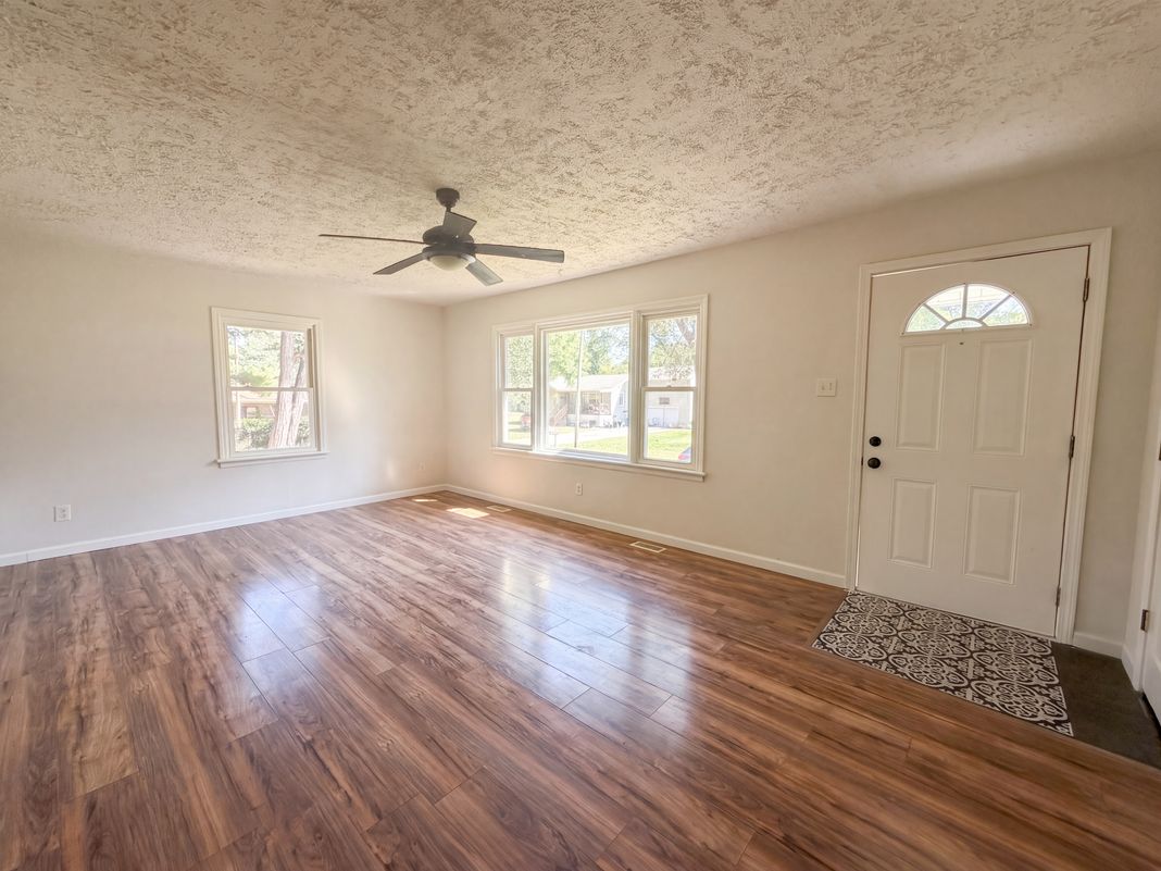 Property photo 3 of 4659 Spring Glen Dr