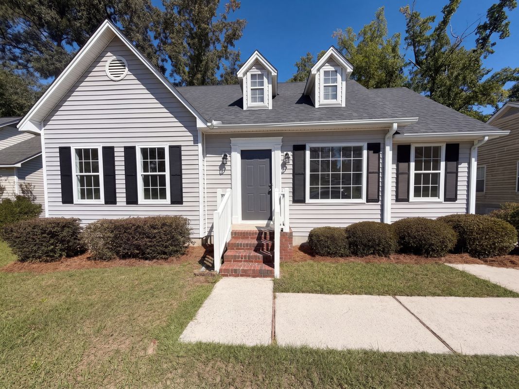 Property photo 1 of 218 Stonewood Dr