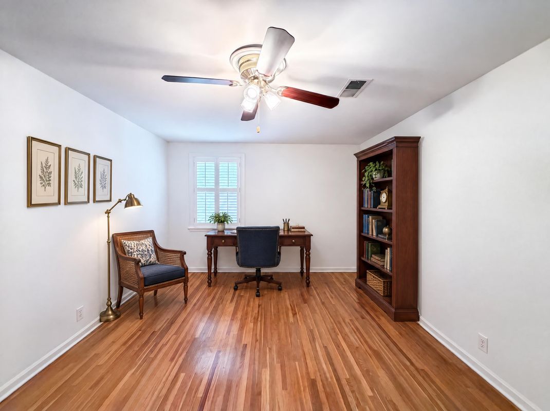 Property photo 3 of 840 Highland Crest Dr