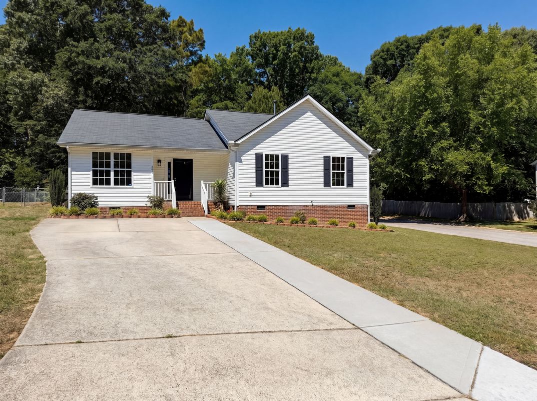 Property photo 1 of 301 Hocutt Dr