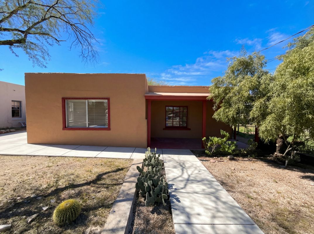 Property photo 1 of 643 N Catalina Ave