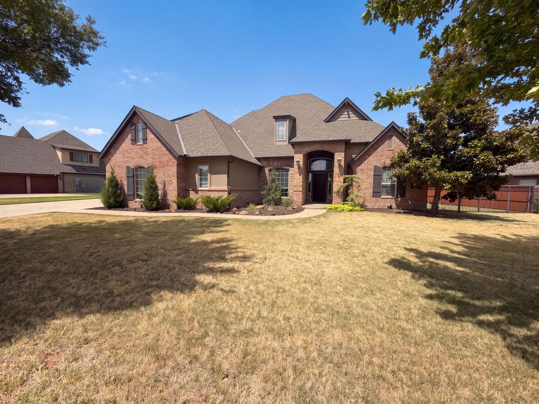 Property photo 1 of 1017 W Camellia Way