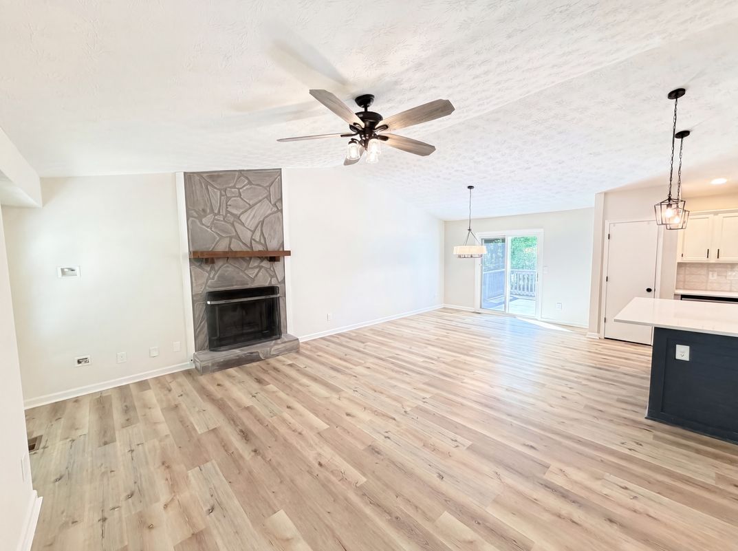 Property photo 3 of 1327 Towne Harbor Trl