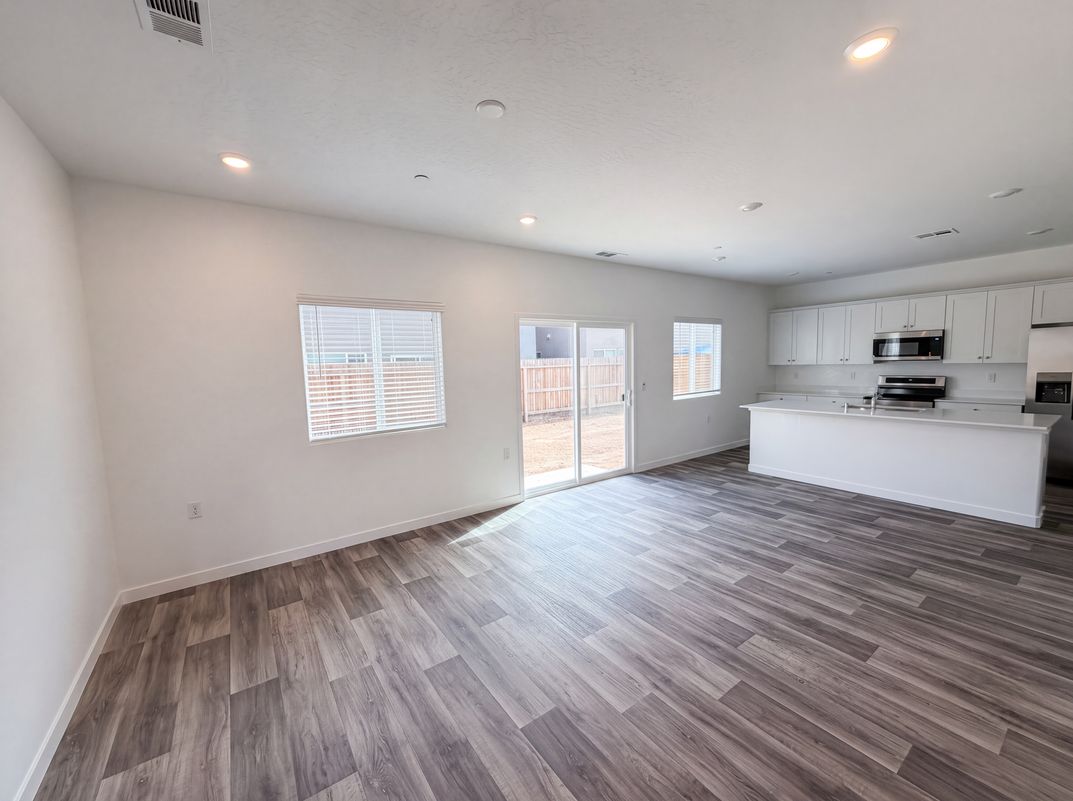 Property photo 3 of 4472 Bellaire Ave