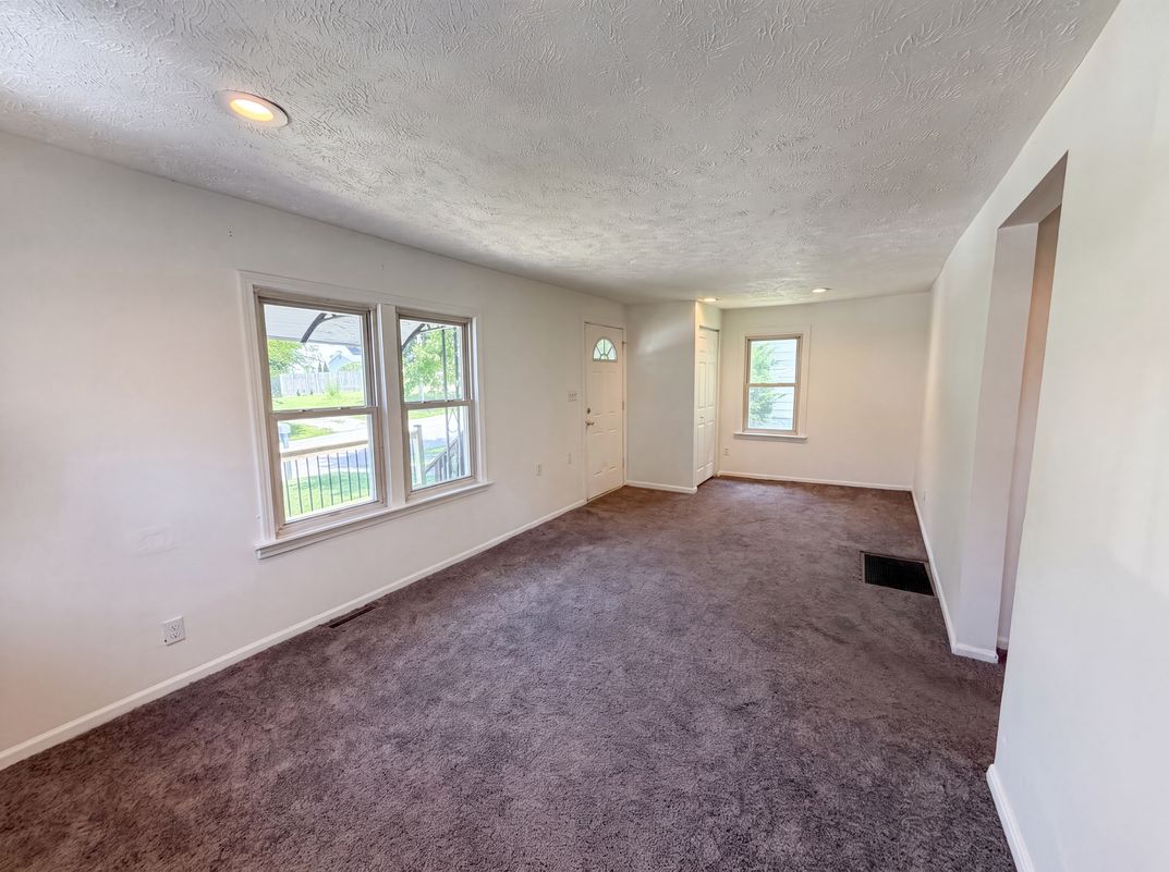 Property photo 3 of 736 Bettes Ave