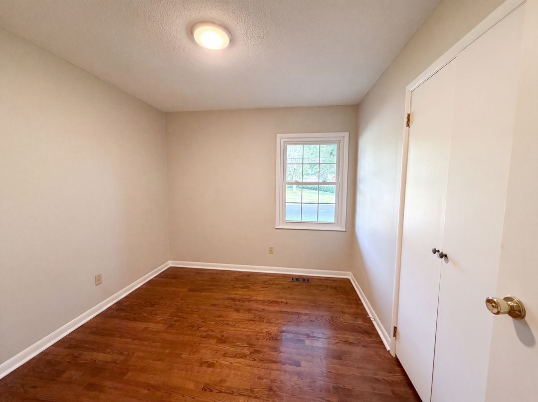 Photo 12 of 19 of 1716 Timberlane St, Gastonia, NC