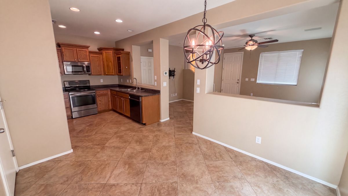 Property photo 2 of 17794 N 114th Ln