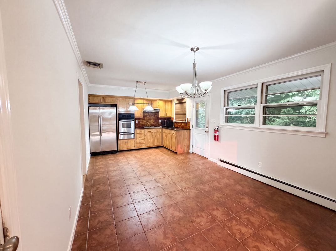 Property photo 2 of 35 Dapp Ct