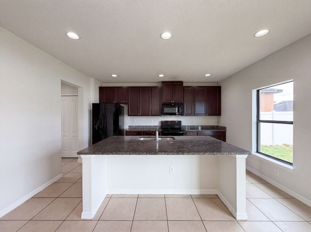 Property photo 2 of 14207 Alistar Manor Dr
