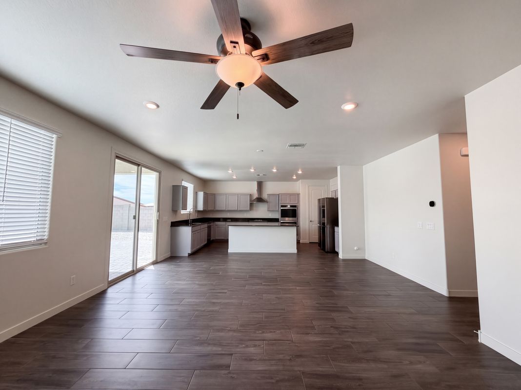 Property photo 3 of 15 N 199th Ave