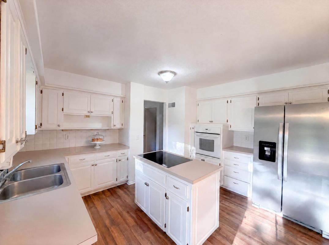 Property photo 2 of 5243 N Lydia Ave