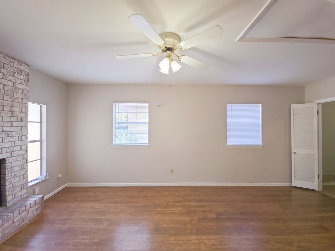 Property photo 3 of 13638 Coleridge St