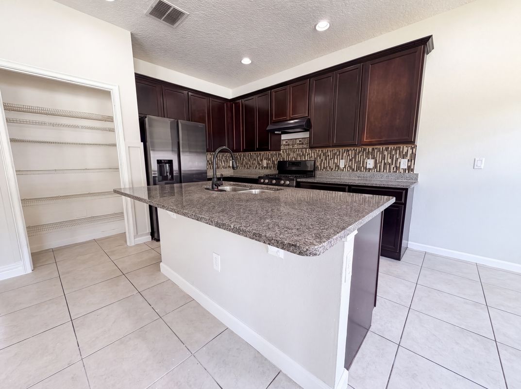 Property photo 2 of 881 Haring Ln