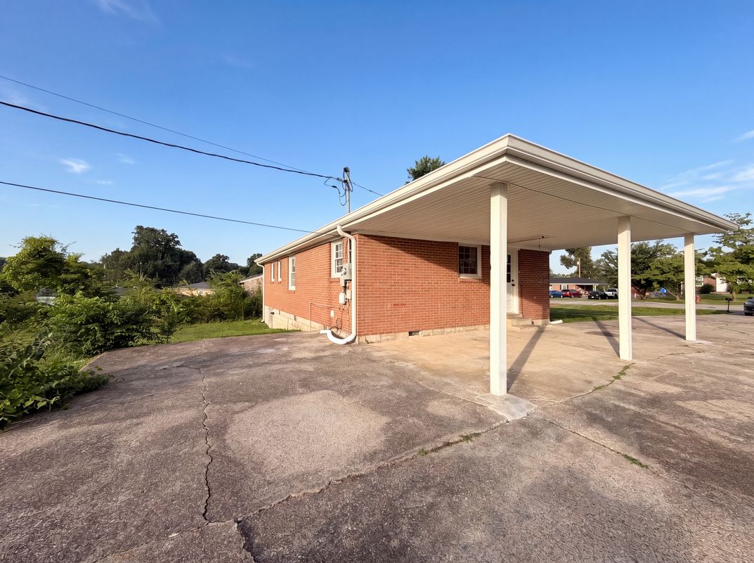Photo 16 of 17 of 112 Norris Dr, Clarksville, TN