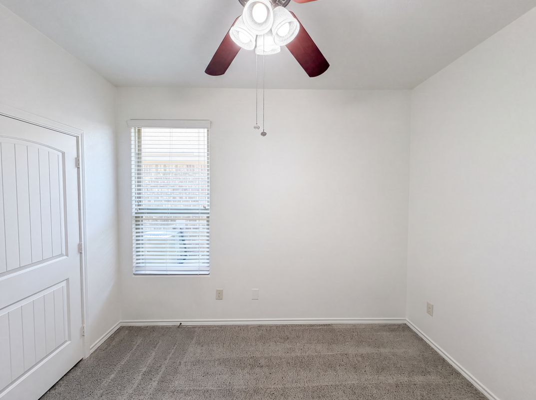 Photo 15 of 20 of 1108 Edgewater Dr, Azle, TX