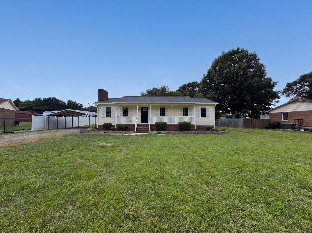 Property photo 1 of 642 Lancer Ct NW