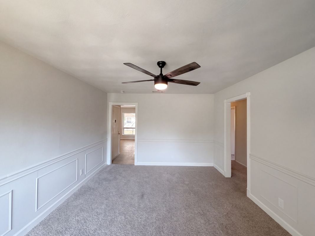 Property photo 3 of 2331 Royal Dr