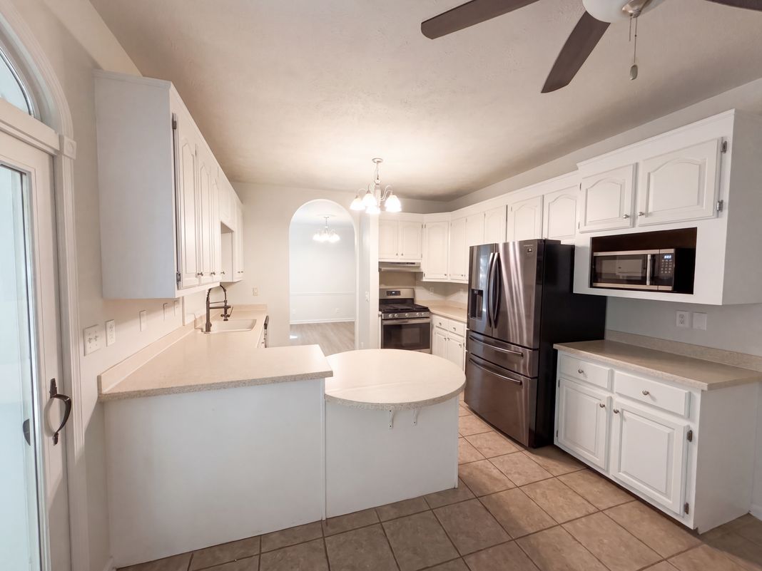 Property photo 2 of 675 Jenny St