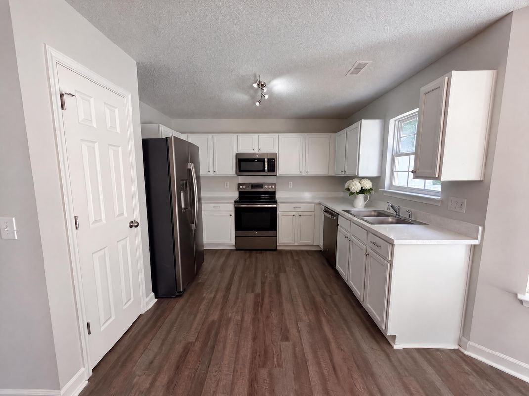 Property photo 2 of 3978 Shasta Cir