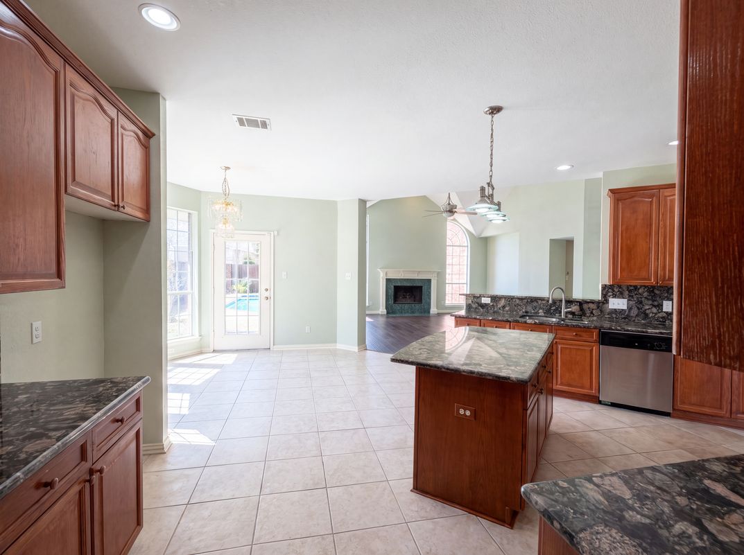 Property photo 2 of 3606 Fairlands Dr