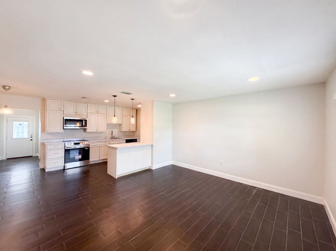 Property photo 2 of 4147 Willow South Dr