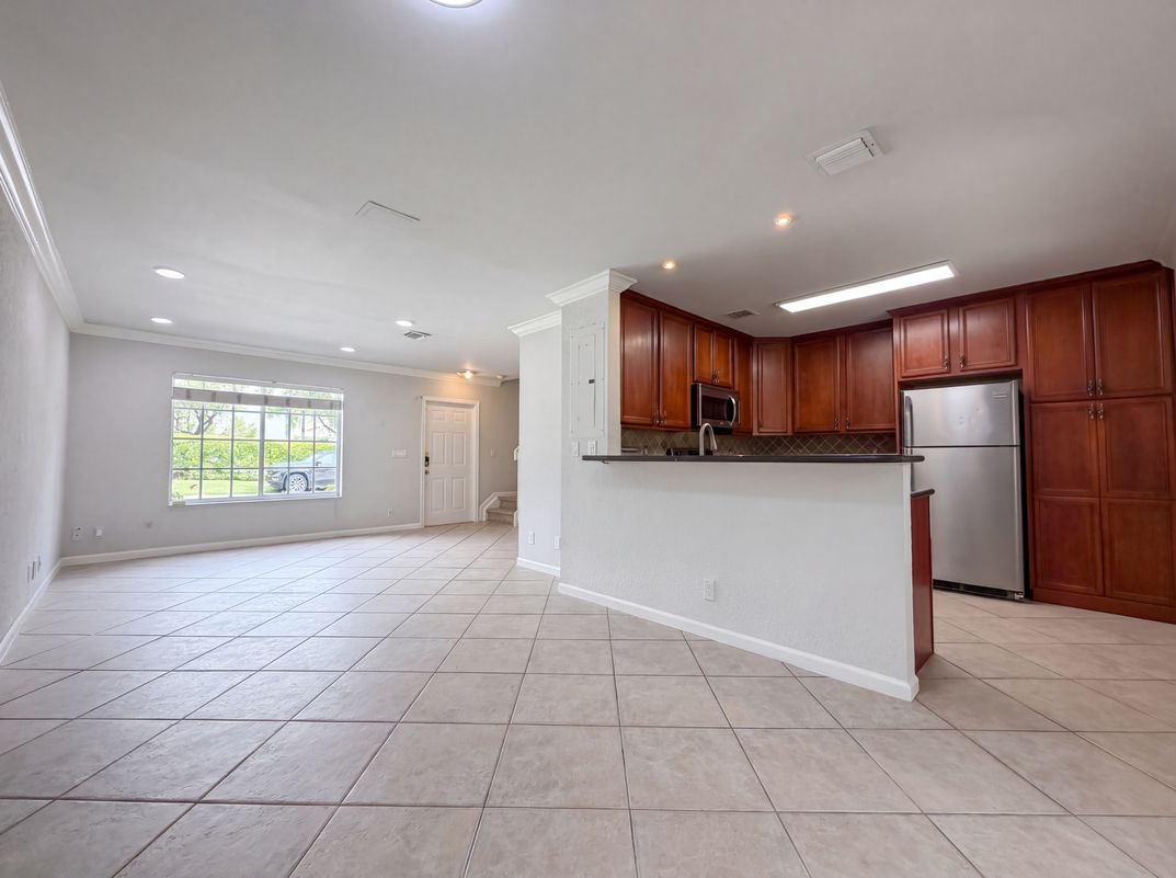 Property photo 2 of 1480 SW 47th Ave