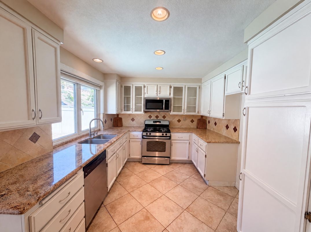 Property photo 2 of 28061 Virginia