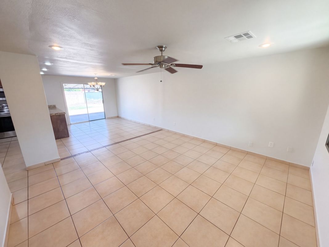 Property photo 3 of 6208 W Alvarado Rd