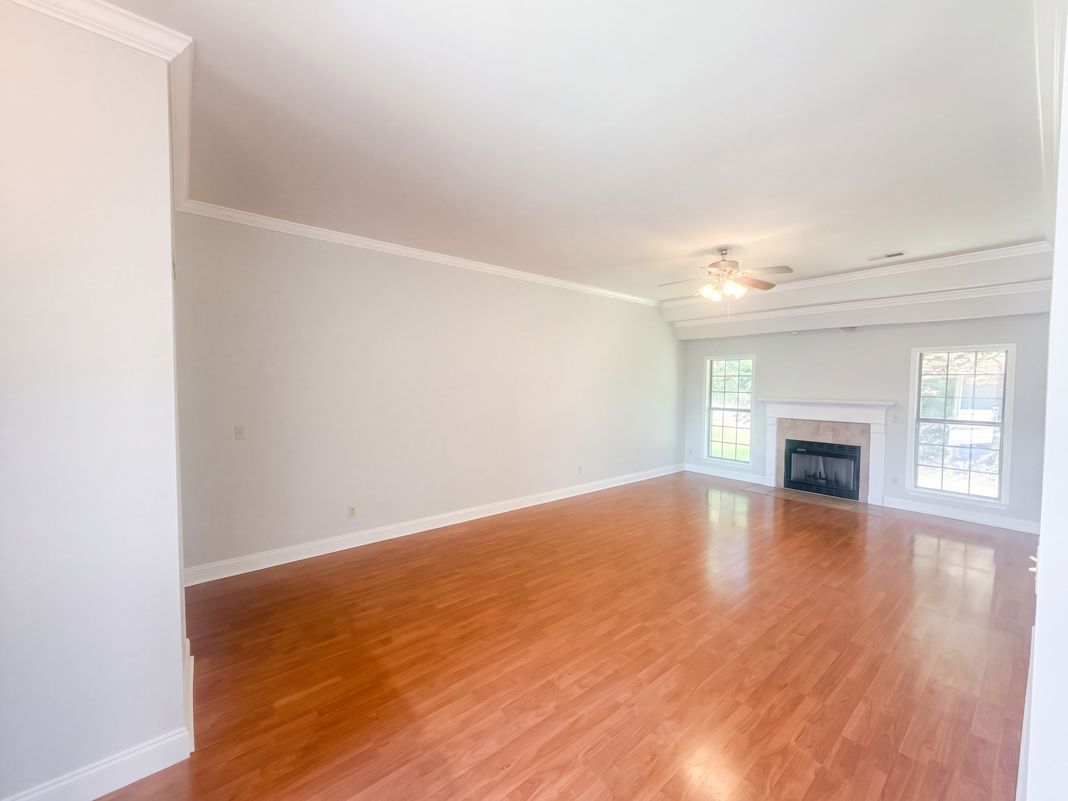 Property photo 3 of 5464 Virginia Way