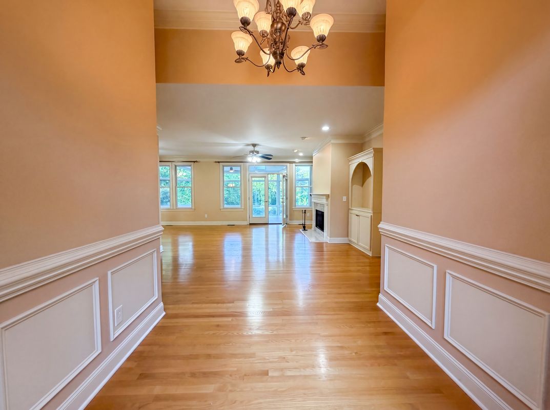 Property photo 3 of 142 Canterbury Xing