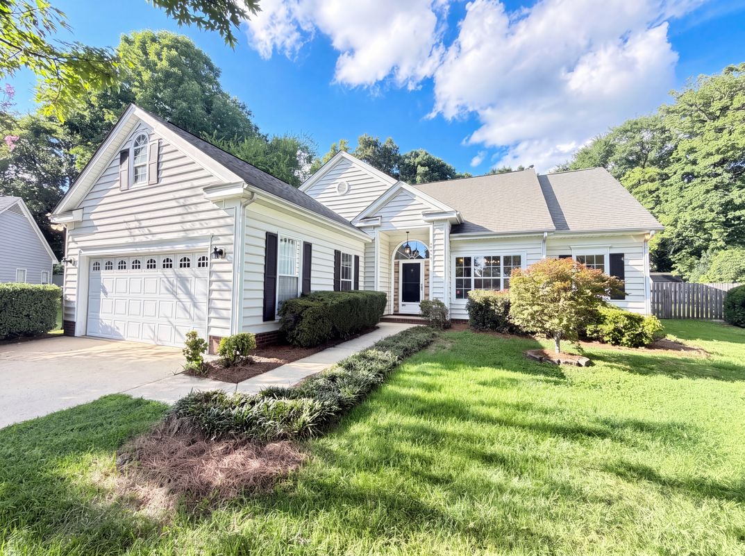 Photo 14 of 17 of 8536 Albury Walk Ln, Charlotte, NC