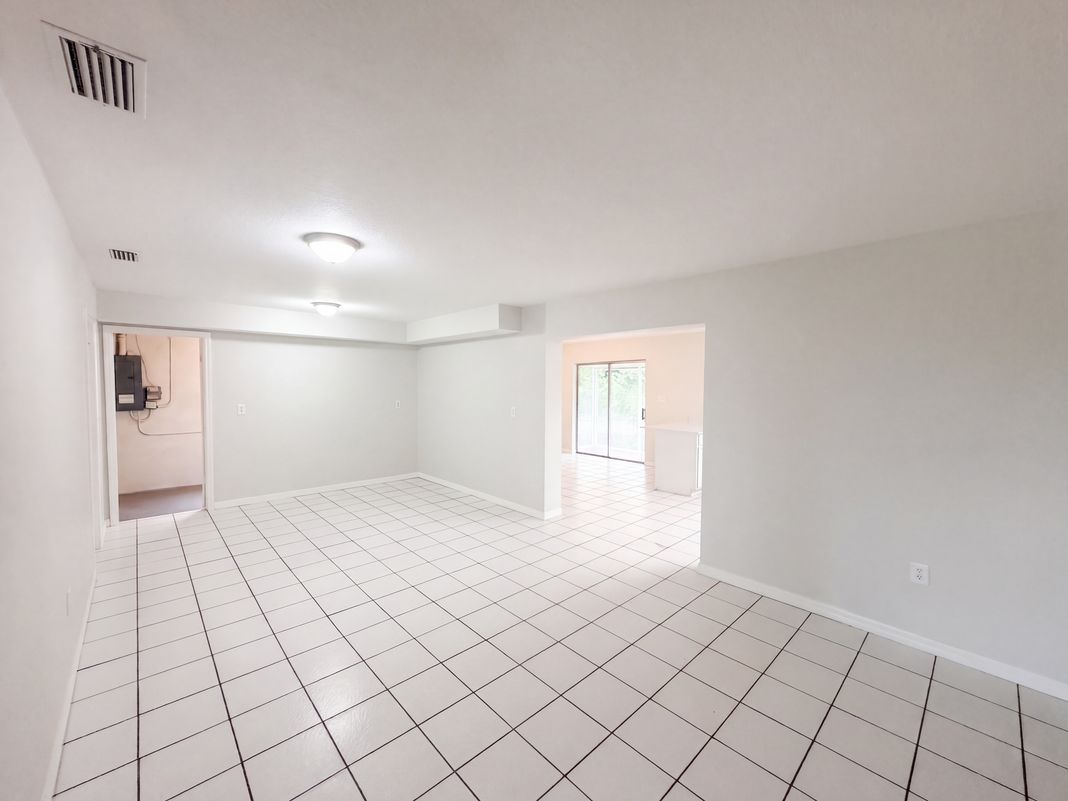 Property photo 3 of 715 Drawdy Rd