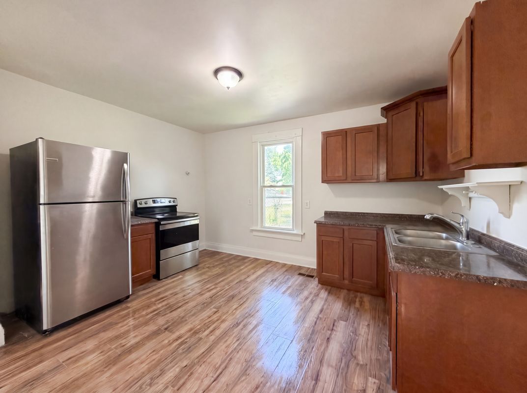 Property photo 2 of 65 W Harrison St