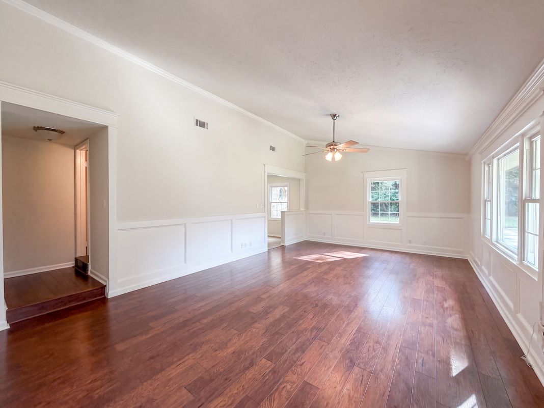 Property photo 3 of 1119 Coe Rd