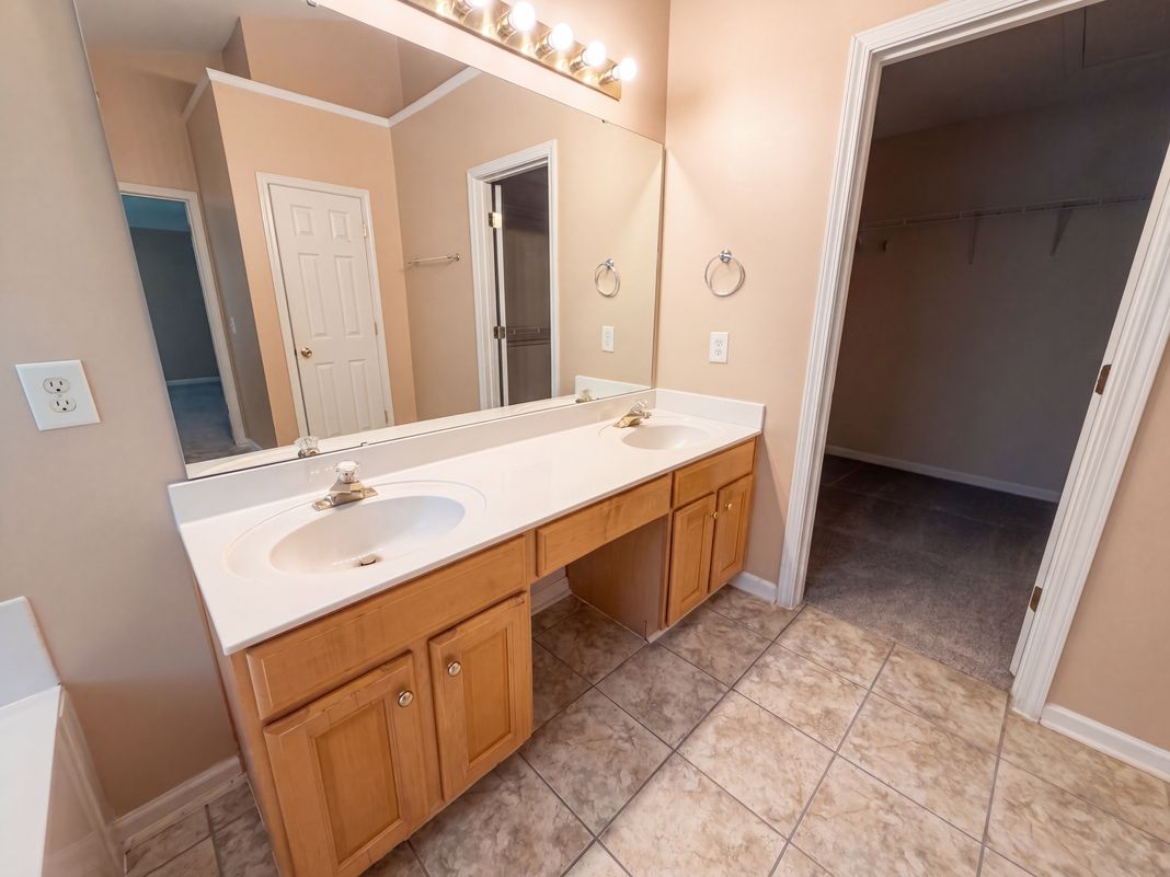 Photo 18 of 26 of 3106 Arklow Rd, Charlotte, NC
