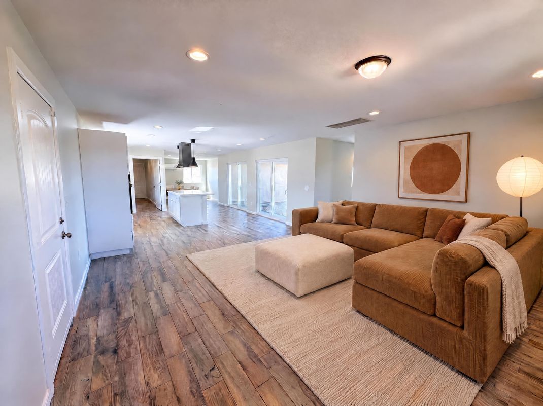Property photo 3 of 14100 Nightshade Rd
