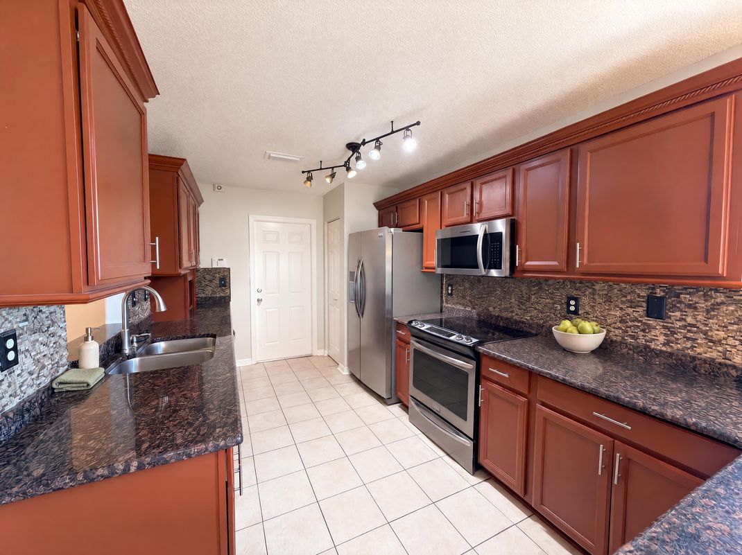Property photo 2 of 22 Firethorn Ln