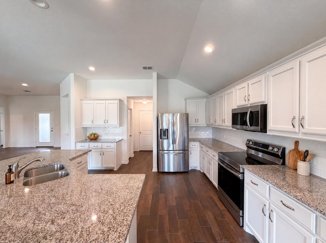 Property photo 2 of 1631 Glade Meadows Dr