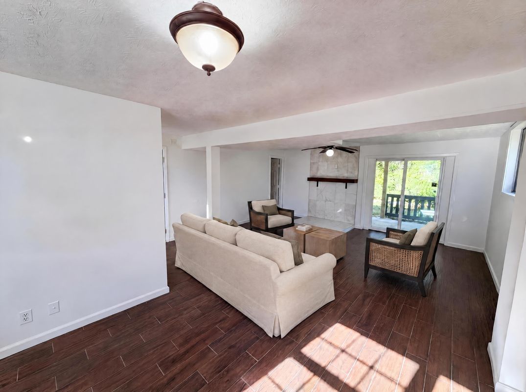 Property photo 3 of 1010 Buckhurst Dr