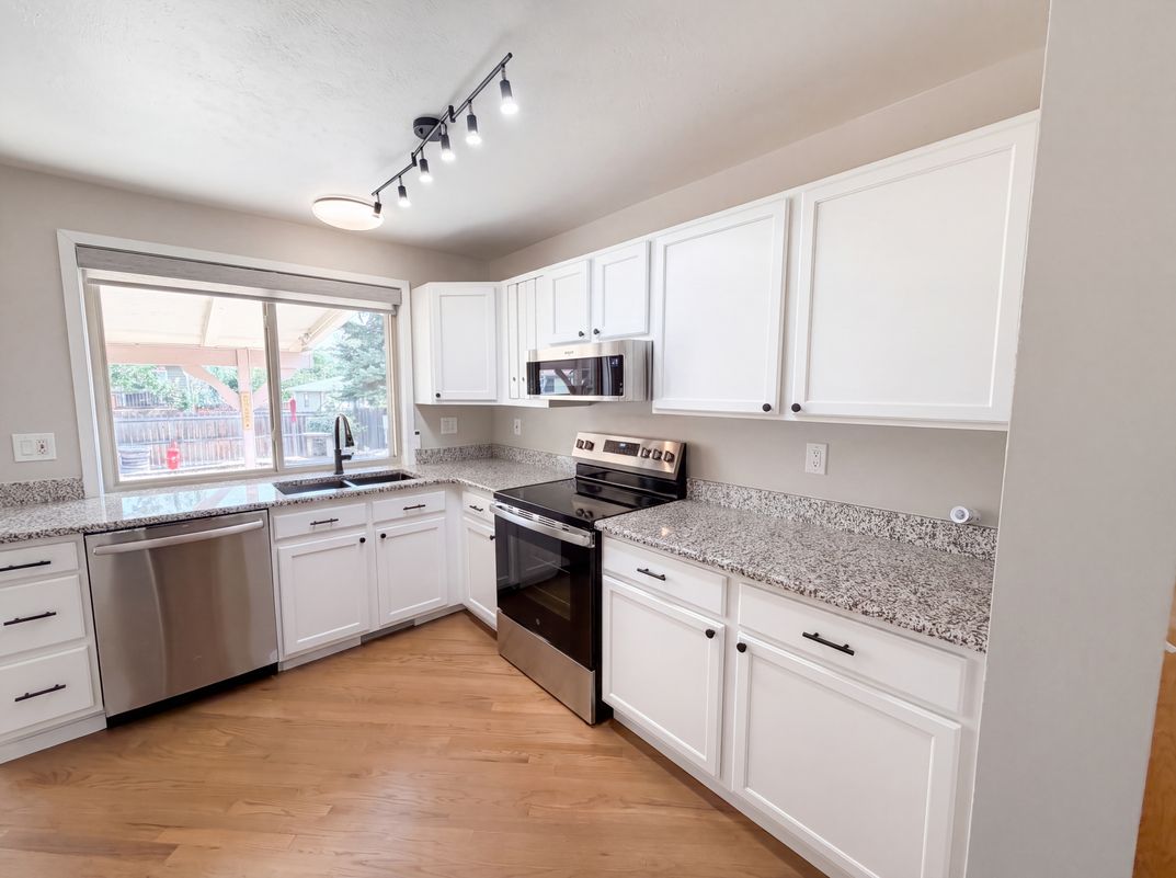 Property photo 2 of 7160 Van Gordon St